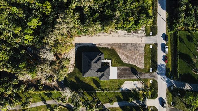 2565 28th AVE SE, Naples, FL 34117