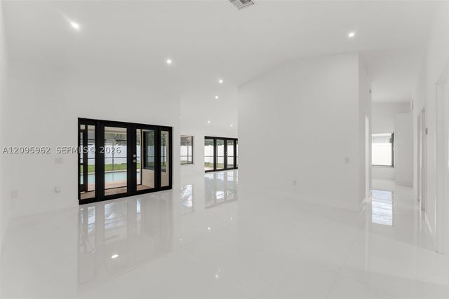 10480 SW 130th Ave, Miami, FL 33186