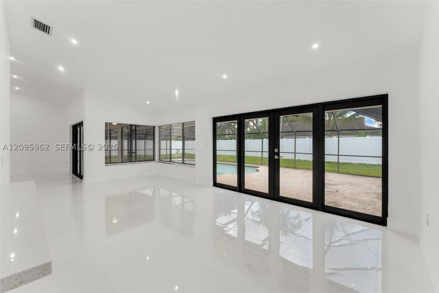 10480 SW 130th Ave, Miami, FL 33186