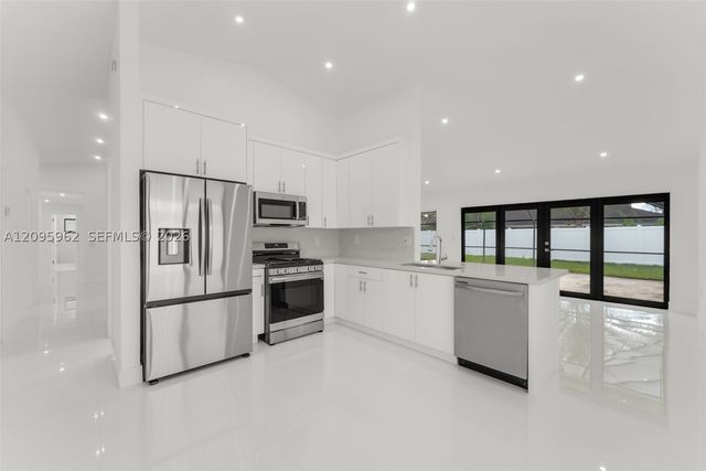 10480 SW 130th Ave, Miami, FL 33186