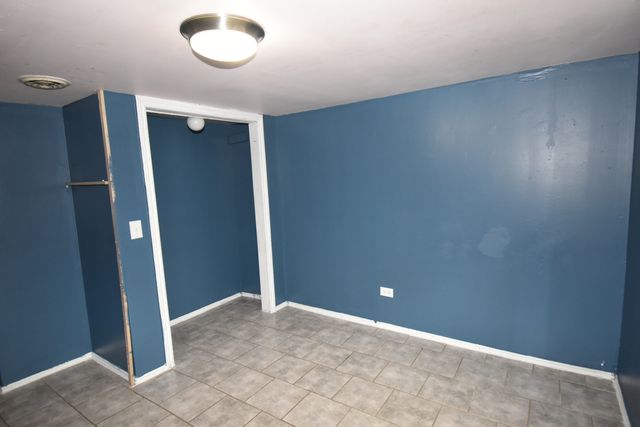 4250 S Artesian Avenue, Chicago, IL 60632