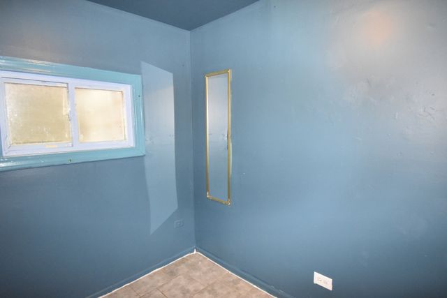 4250 S Artesian Avenue, Chicago, IL 60632