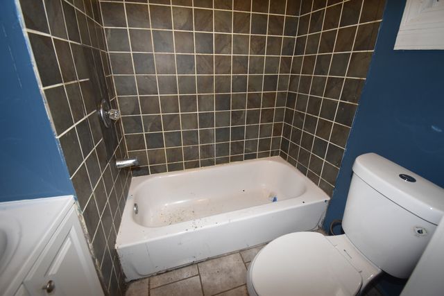 4250 S Artesian Avenue, Chicago, IL 60632