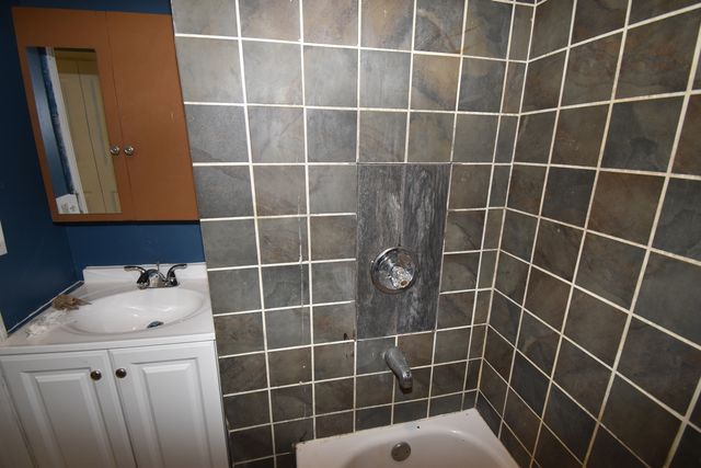 4250 S Artesian Avenue, Chicago, IL 60632