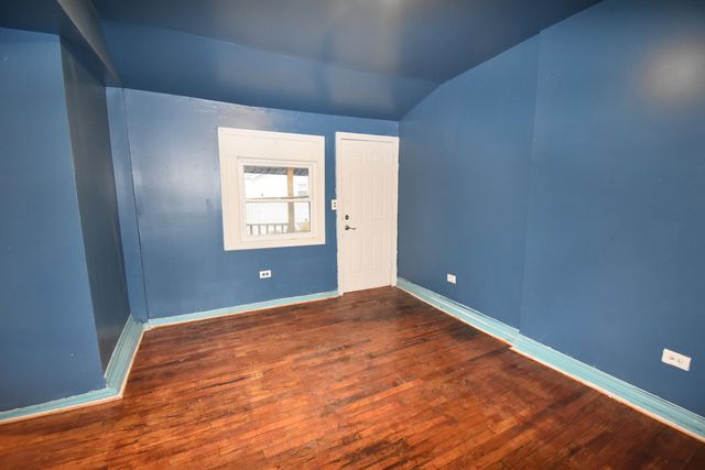 4250 S Artesian Avenue, Chicago, IL 60632