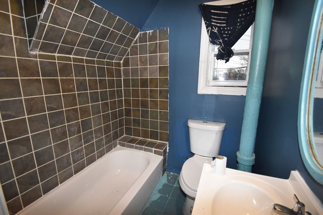 4250 S Artesian Avenue, Chicago, IL 60632