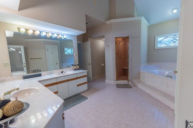 2029 WOODCHASE CV, Memphis, TN 38016