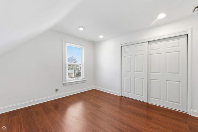 7635 W Foster Avenue, Chicago, IL 60656