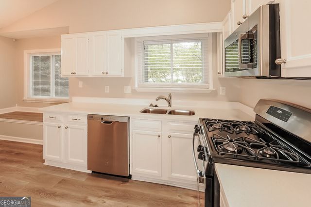 110 River Oaks Drive, Woodstock, GA 30188