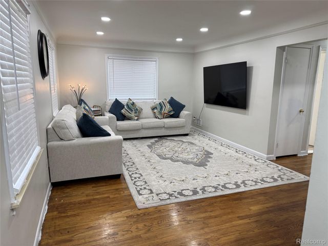 20312 Carlysle Street, Dearborn, MI 48124