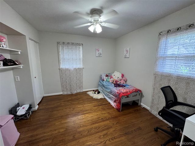 20312 Carlysle Street, Dearborn, MI 48124