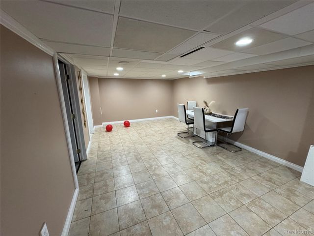 20312 Carlysle Street, Dearborn, MI 48124