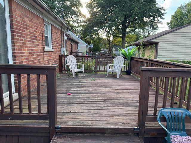 20312 Carlysle Street, Dearborn, MI 48124