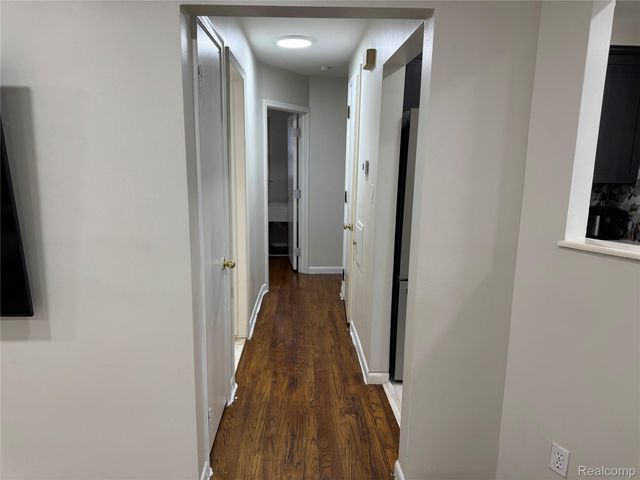 20312 Carlysle Street, Dearborn, MI 48124