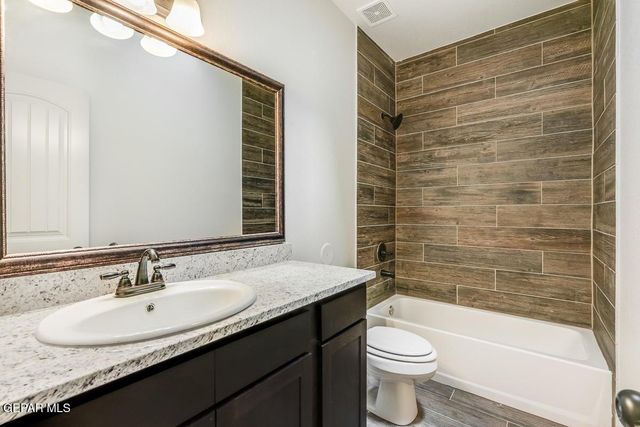 12452 Orchard Park Drive, Clint, TX 79836