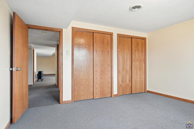 2879 27th ST, Topeka, KS 66617