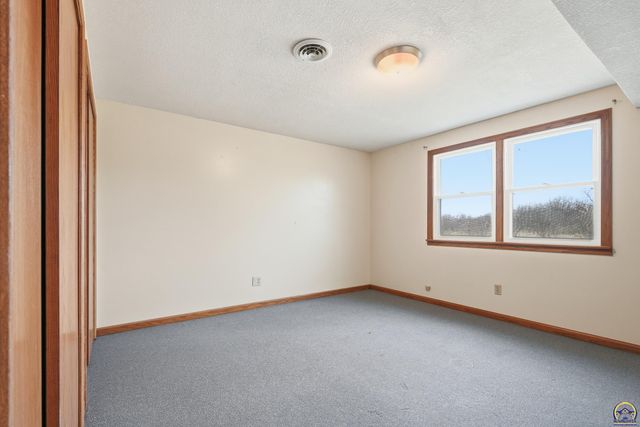 2879 27th ST, Topeka, KS 66617