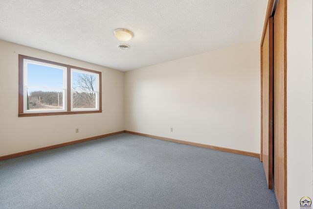 2879 27th ST, Topeka, KS 66617