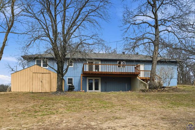 2879 27th ST, Topeka, KS 66617