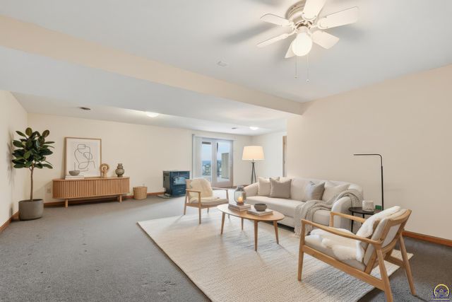 2879 27th ST, Topeka, KS 66617