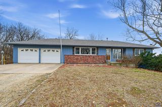 2879 27th ST, Topeka, KS 66617