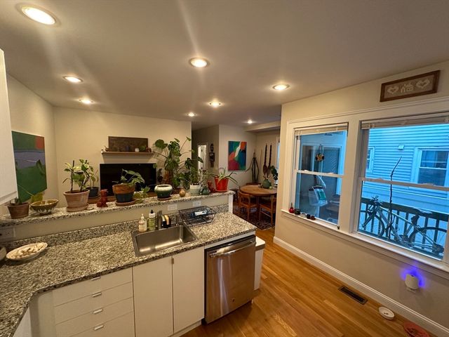 739 Somerville Ave 1, Somerville, MA 02134