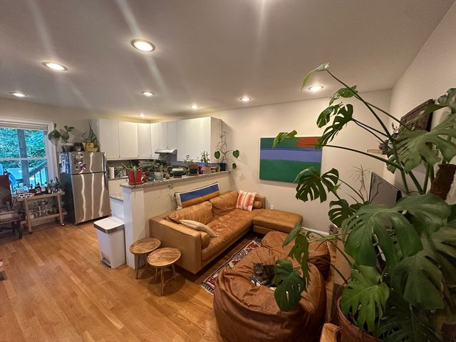 739 Somerville Ave 1, Somerville, MA 02134
