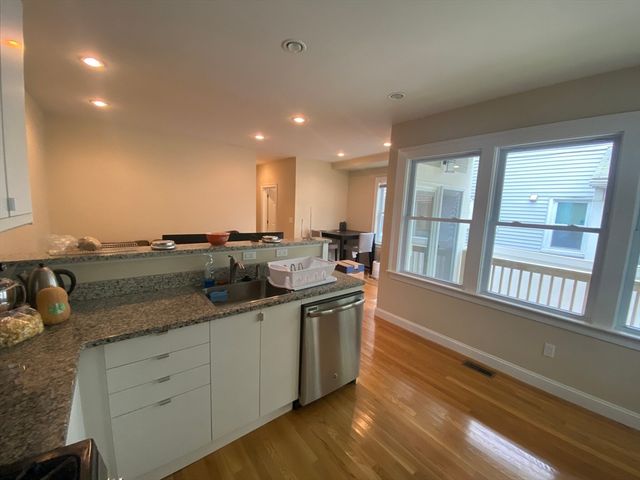 739 Somerville Ave 1, Somerville, MA 02134