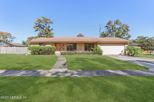 1738 PAPAYA Drive N, Orange Park, FL 32073