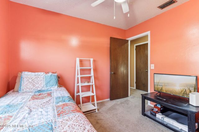 1738 PAPAYA Drive N, Orange Park, FL 32073