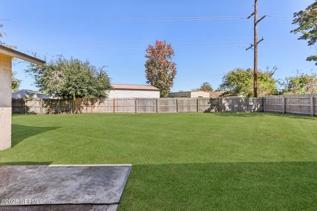 1738 PAPAYA Drive N, Orange Park, FL 32073