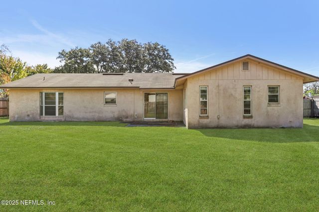 1738 PAPAYA Drive N, Orange Park, FL 32073