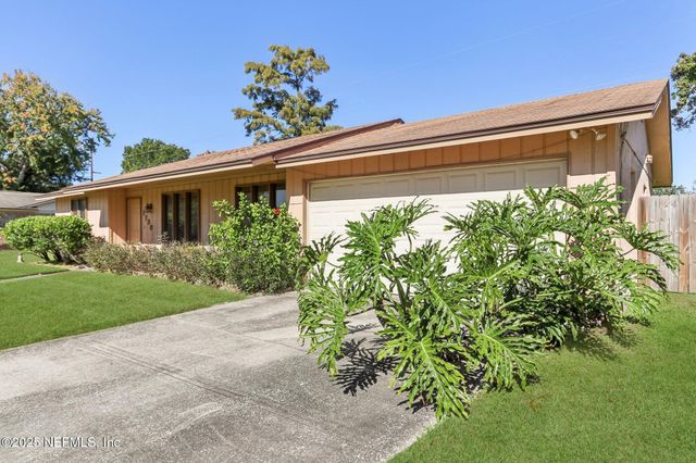 1738 PAPAYA Drive N, Orange Park, FL 32073