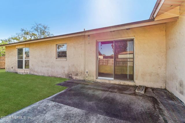 1738 PAPAYA Drive N, Orange Park, FL 32073