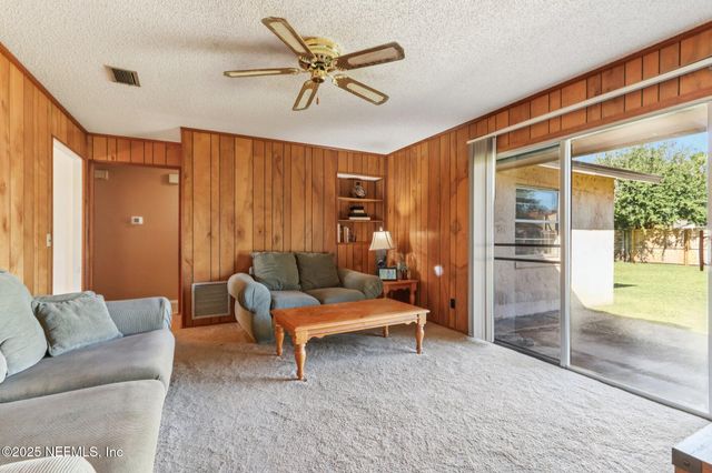 1738 PAPAYA Drive N, Orange Park, FL 32073