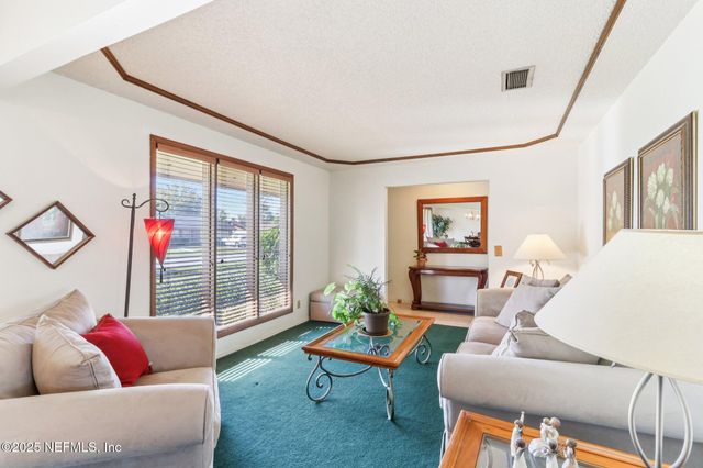 1738 PAPAYA Drive N, Orange Park, FL 32073