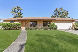 1738 PAPAYA Drive N, Orange Park, FL 32073