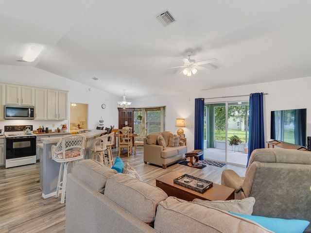 8336 104th Avenue, Vero Beach, FL 32967