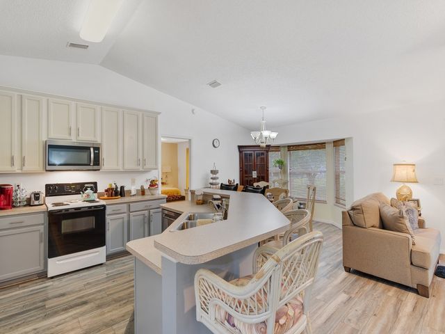 8336 104th Avenue, Vero Beach, FL 32967