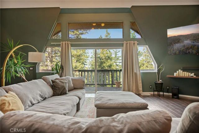 868 Pine, Twin Peaks, CA 92391