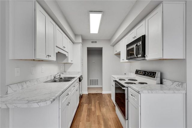 1004 Glenleaf Drive, Peachtree Corners, GA 30092