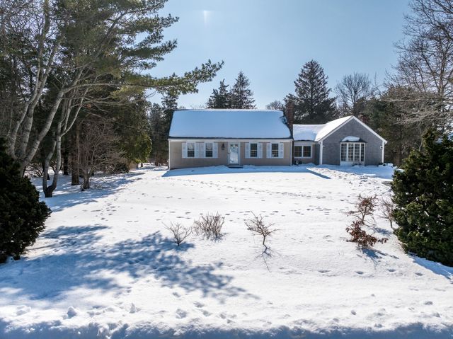 74 Robbins Circle, Dennis, MA 02638