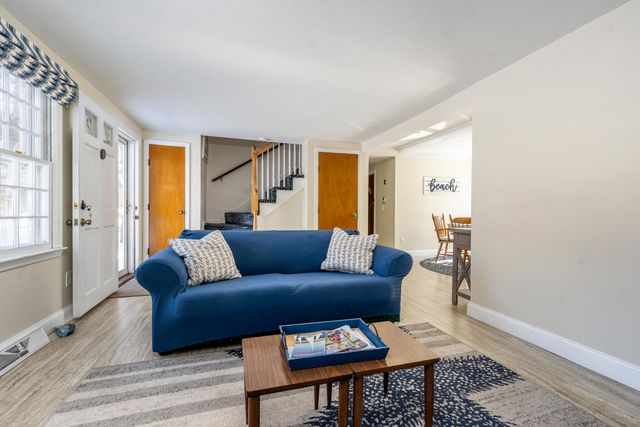 74 Robbins Circle, Dennis, MA 02638