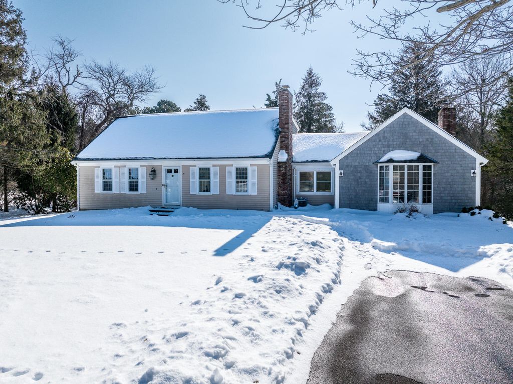 74 Robbins Circle, Dennis, MA 02638