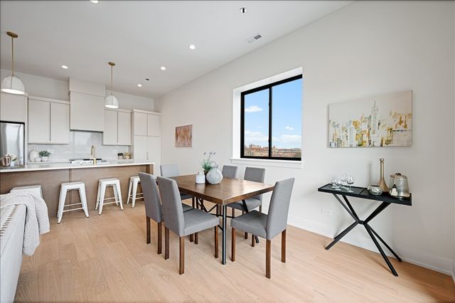 5340 N Lincoln Avenue 303, Chicago, IL 60625