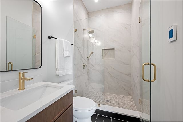 5340 N Lincoln Avenue 303, Chicago, IL 60625