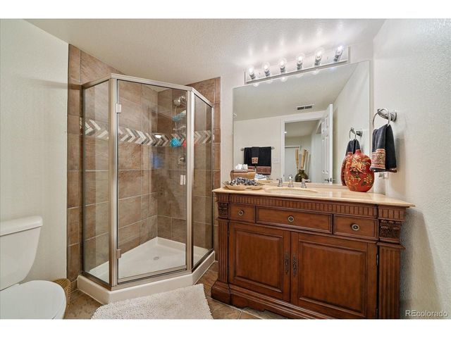 8251 S Quatar Cir, Aurora, CO 80016