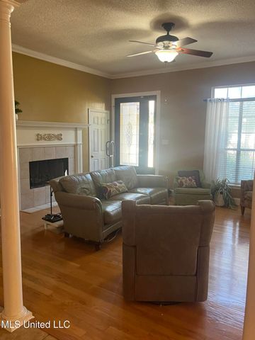 3717 Tangerine Street, Ocean Springs, MS 39564