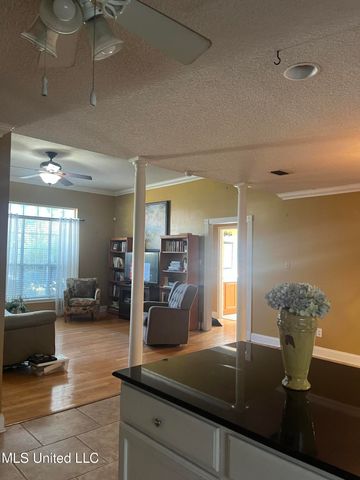 3717 Tangerine Street, Ocean Springs, MS 39564