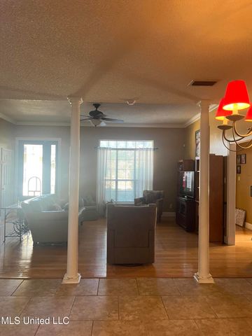 3717 Tangerine Street, Ocean Springs, MS 39564